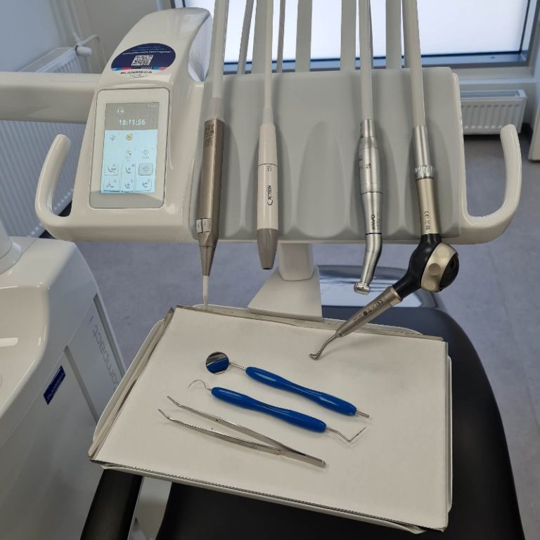 Jauhepuhdistus, hammaslääkärin huone, välineet